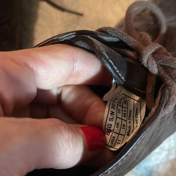 Ugg mens leather boots size 11 - Picture 11 of 11